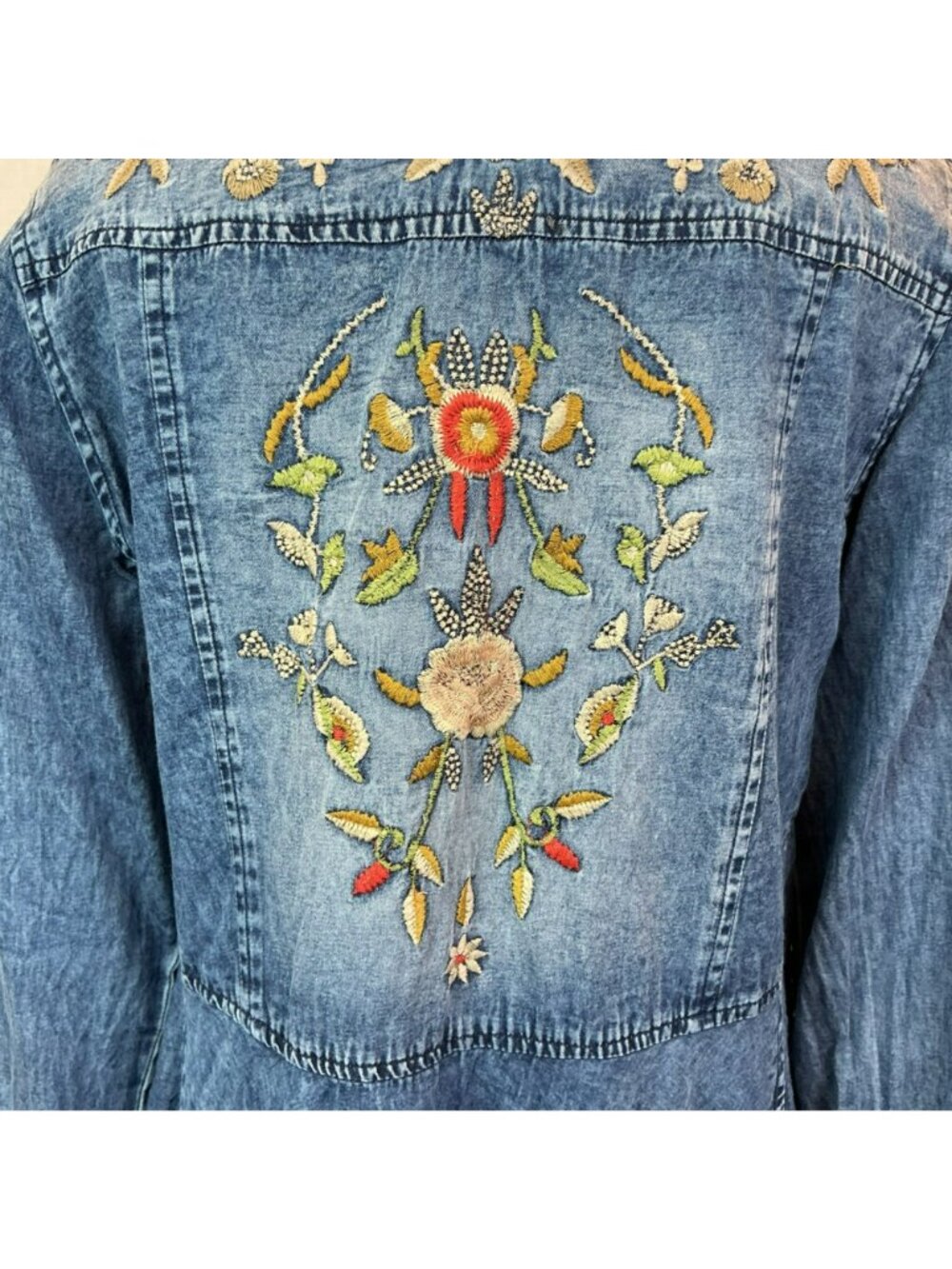 Lola P. Embroidered Cotton Denim Button-Up Shirt Womens Size Medium Blue - Picture 3 of 9
